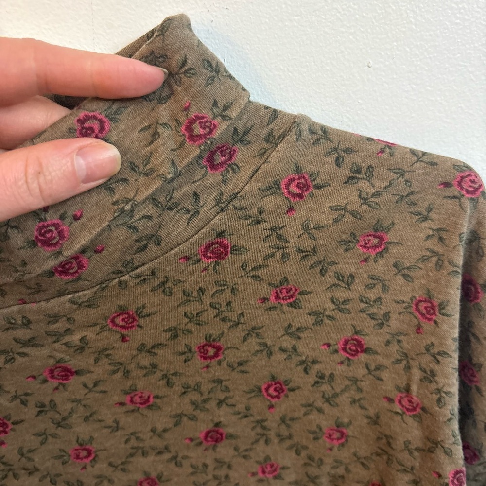 Vintage turtleneck “Northern Reflections”Taupe Top with Pink Floral Print xlarge - Picture 3 of 8